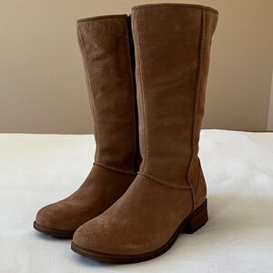 New UGG Boots Tall Tan Suede W Linford w/ Zipper, Tread Soles, Size 9.5, NWT